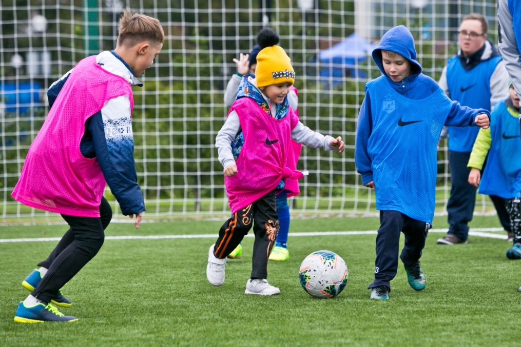 Воспитанники Даун-центра в Академии ФК «Зенит»