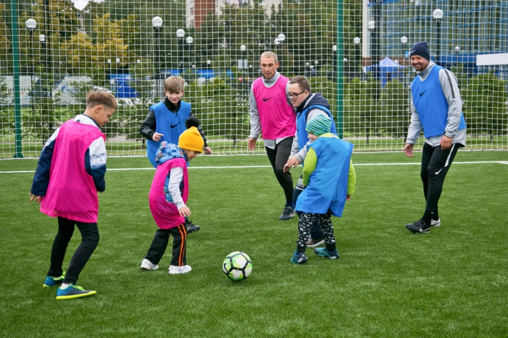 Воспитанники Даун-центра в Академии ФК «Зенит»