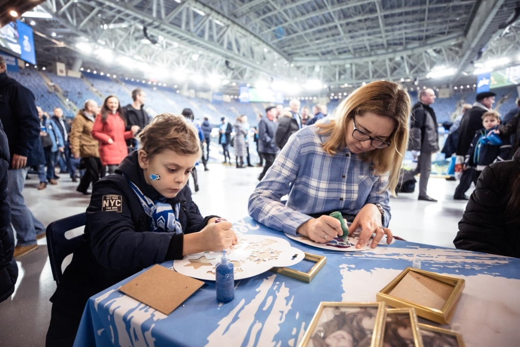 «Зенит» — «Динамо»: «Новогодний променад» при поддержке «Газпромбанка»
