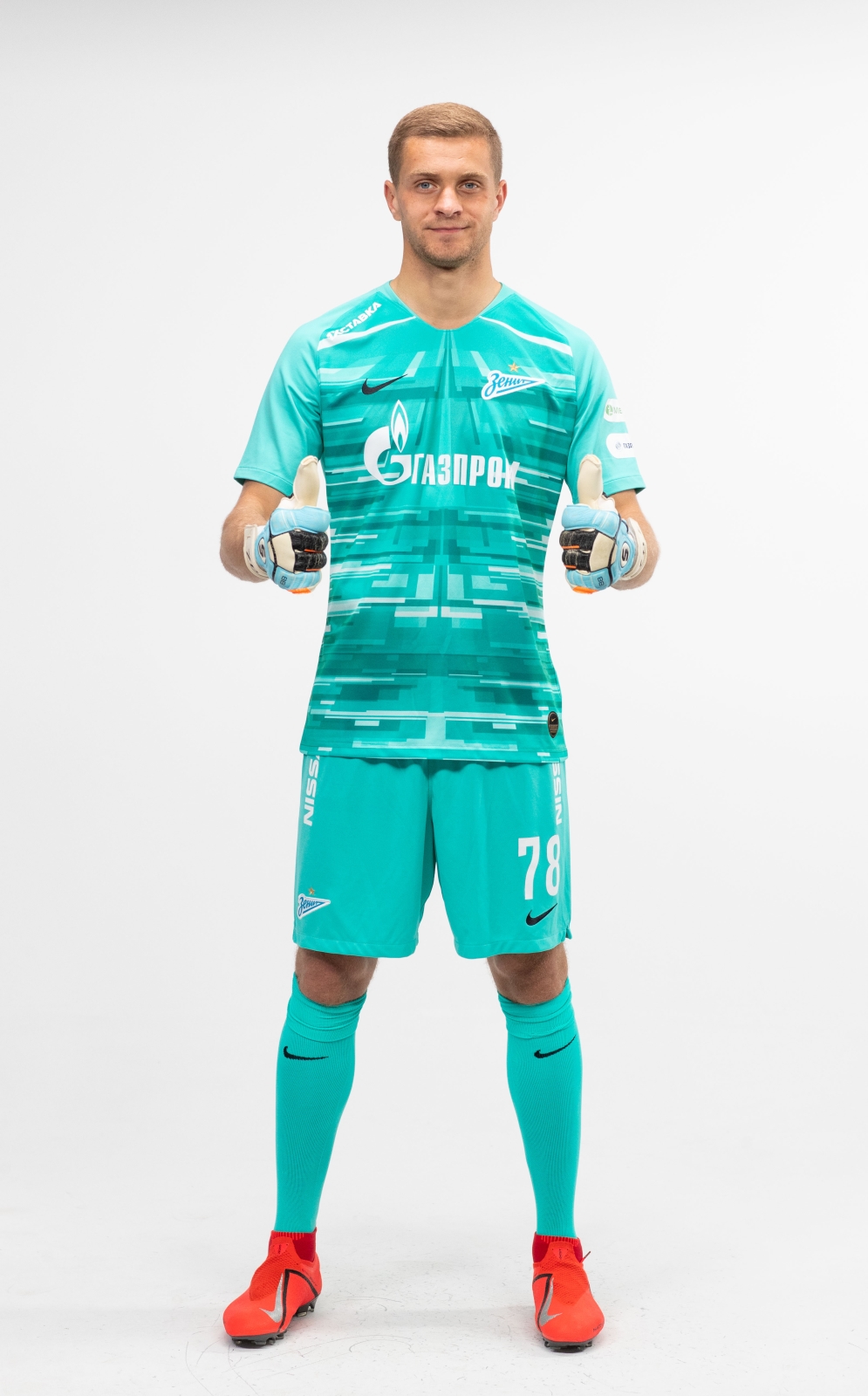 Фотосессия футболистов и тренеров основного состава ФК «Зенит» сезона 2019/20