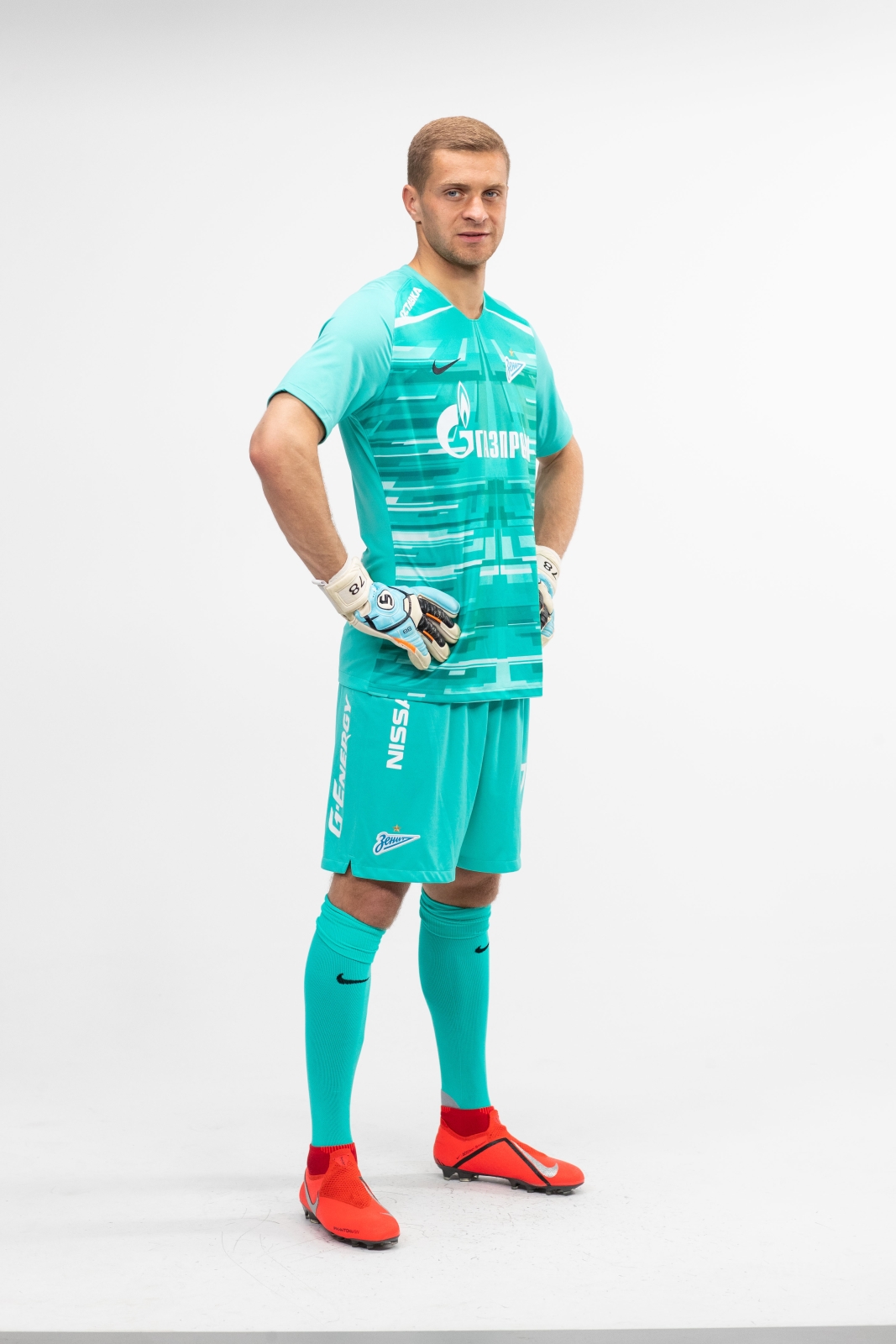 Фотосессия футболистов и тренеров основного состава ФК «Зенит» сезона 2019/20