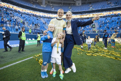 Церемония награждения команды «Зенит» золотыми медалями и кубком чемпиона России