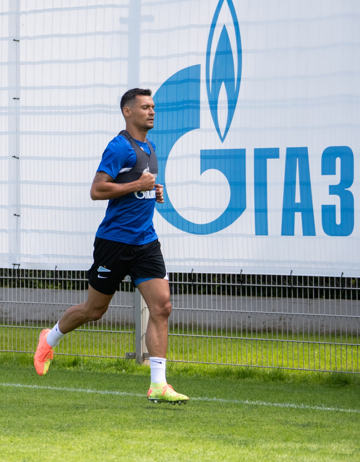 Первый день Деяна Ловрена в «Газпром»-тренировочном центре