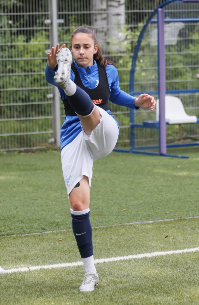 Тренировка женской футбольной команды «Зенит» перед матчем с «Локомотивом»