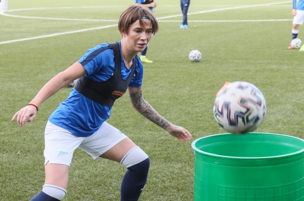 Тренировка женской футбольной команды «Зенит» перед матчем с «Локомотивом»