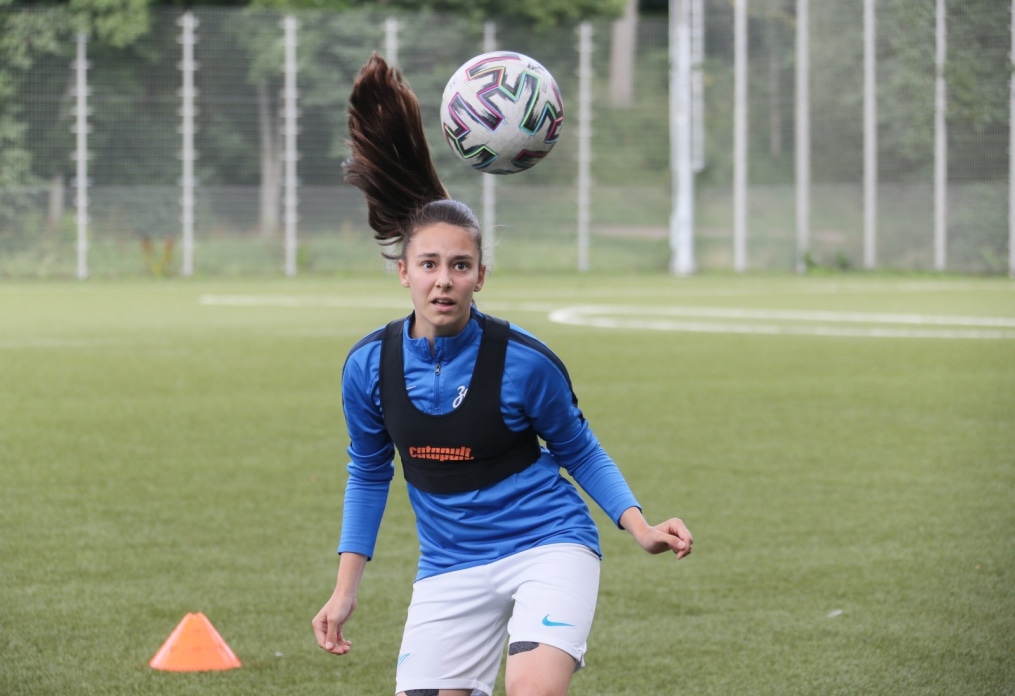 Тренировка женской футбольной команды «Зенит» перед матчем с «Локомотивом»