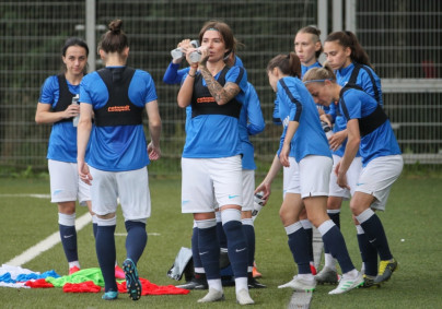 Тренировка женской футбольной команды «Зенит» перед матчем с «Локомотивом»