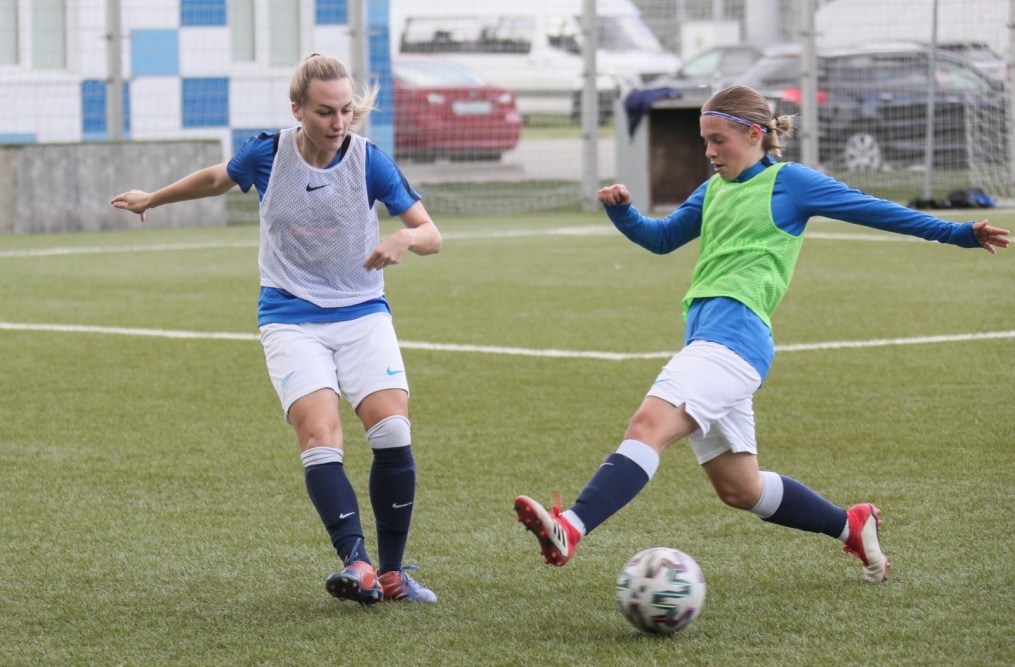 Тренировка женской футбольной команды «Зенит» перед матчем с «Локомотивом»