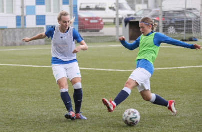 Тренировка женской футбольной команды «Зенит» перед матчем с «Локомотивом»