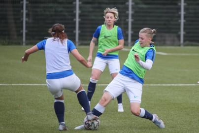 Тренировка женской футбольной команды «Зенит» перед матчем с «Локомотивом»