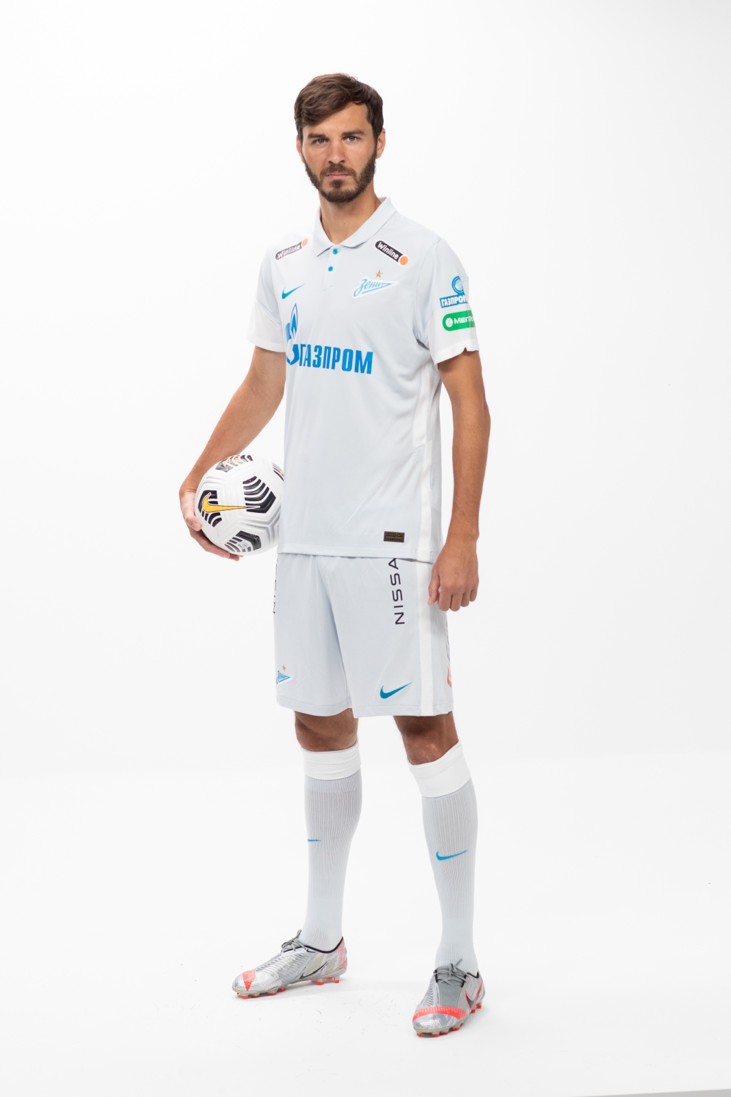 Фотосессия футболистов и тренеров основного состава ФК «Зенит» сезона 2020/21