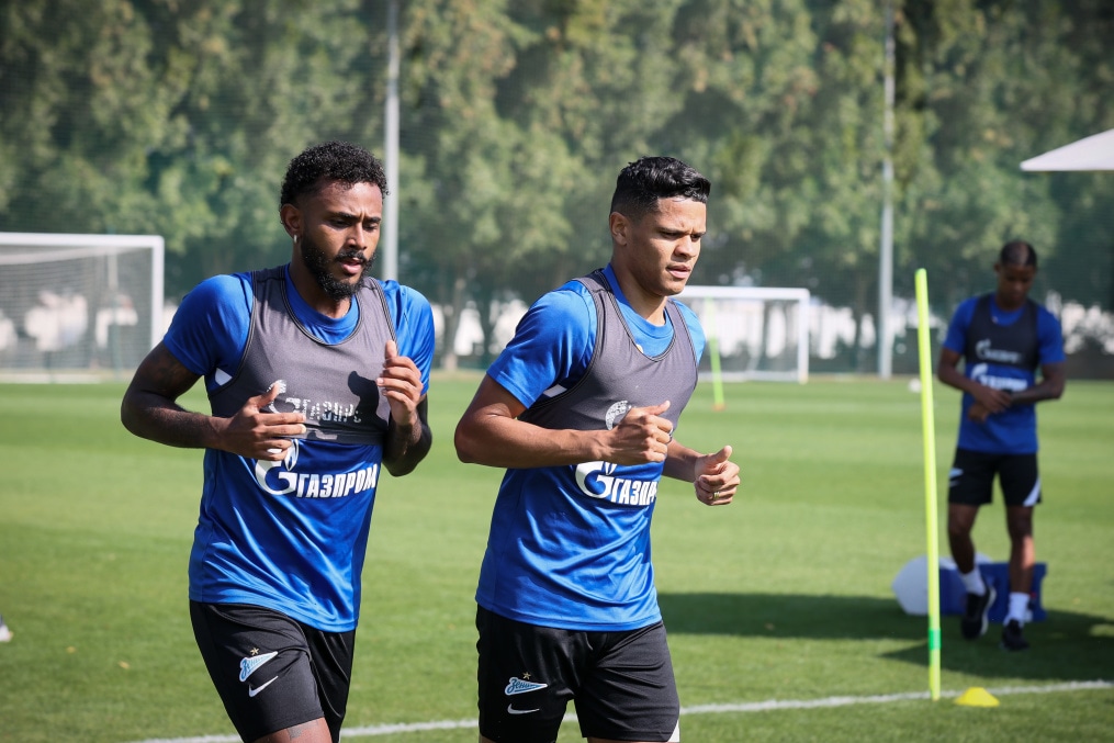 «Газпром» — тренировочные сборы «Зенита» в Дубае: 16 января, утренняя тренировка