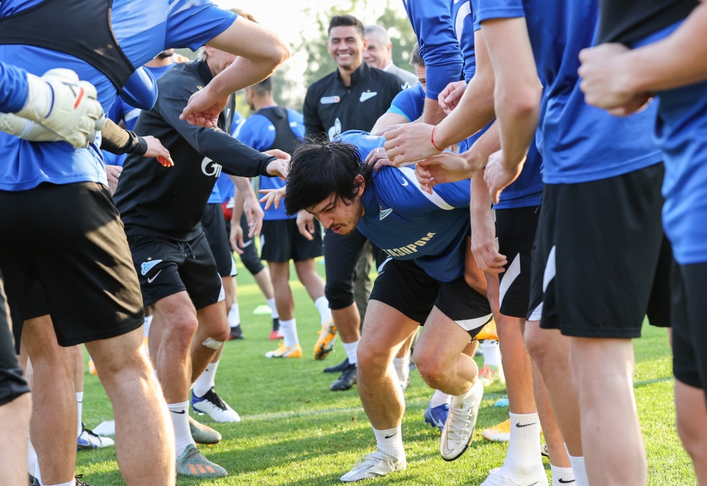 «Газпром»-тренировочные сборы «Зенита» в Дубае: 17 января, вечерняя тренировка