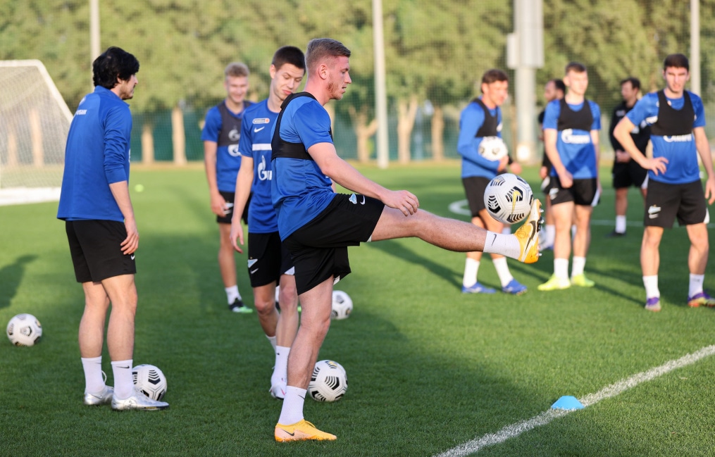 «Газпром»-тренировочные сборы «Зенита» в Дубае: 19 января, вечерняя тренировка