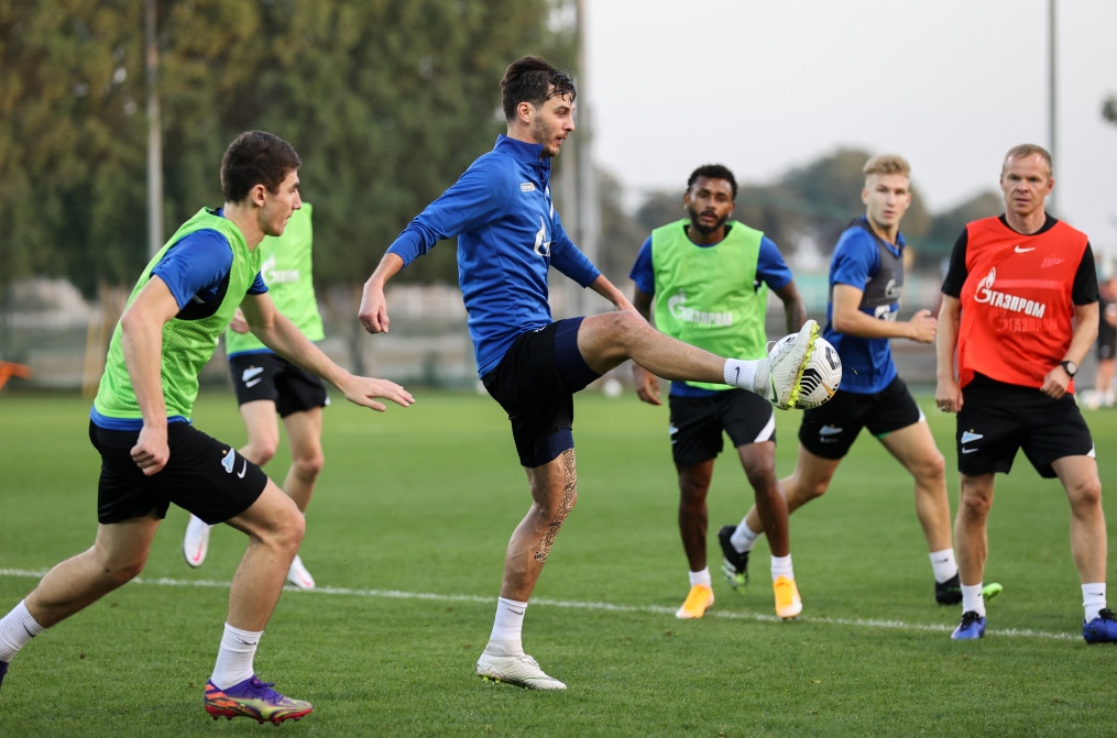 «Газпром»-тренировочные сборы «Зенита» в Дубае: 19 января, вечерняя тренировка