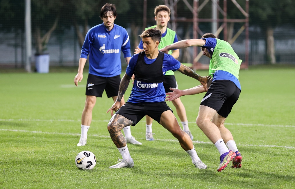 «Газпром»-тренировочные сборы «Зенита» в Дубае: 19 января, вечерняя тренировка