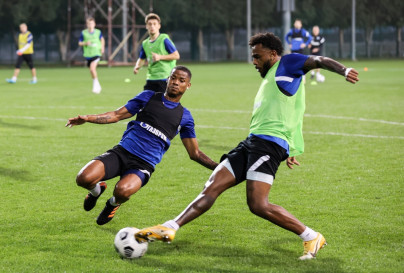 «Газпром»-тренировочные сборы «Зенита» в Дубае: 19 января, вечерняя тренировка