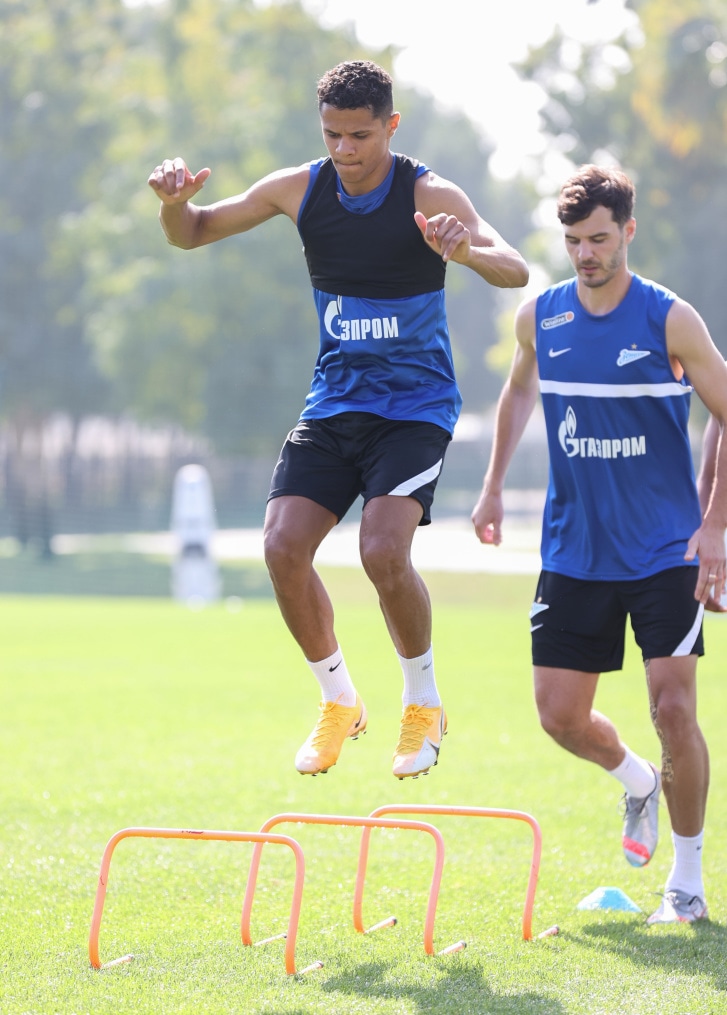 «Газпром»-тренировочные сборы «Зенита» в Дубае: 20 января, утренняя тренировка