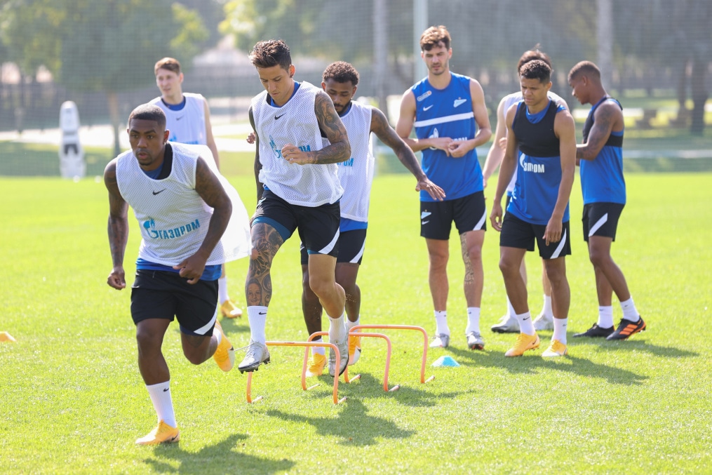 «Газпром»-тренировочные сборы «Зенита» в Дубае: 20 января, утренняя тренировка