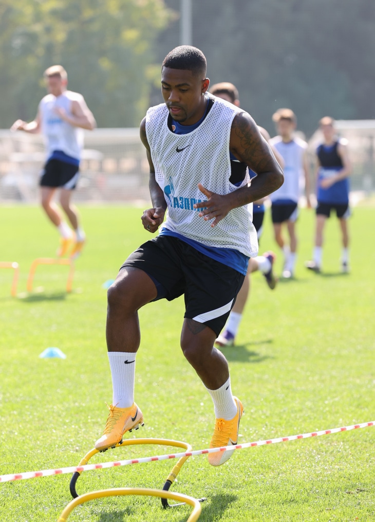 «Газпром»-тренировочные сборы «Зенита» в Дубае: 20 января, утренняя тренировка