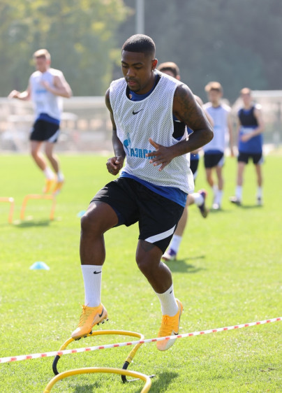 «Газпром»-тренировочные сборы «Зенита» в Дубае: 20 января, утренняя тренировка