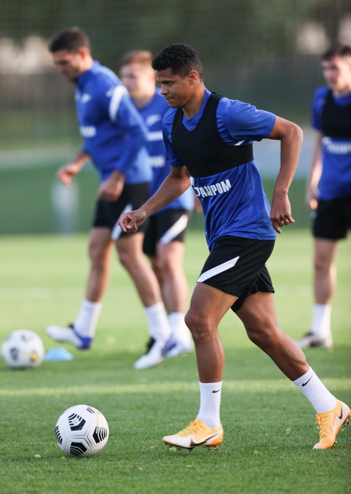 «Газпром»-тренировочные сборы «Зенита» в Дубае: 26 января, вечерняя тренировка
