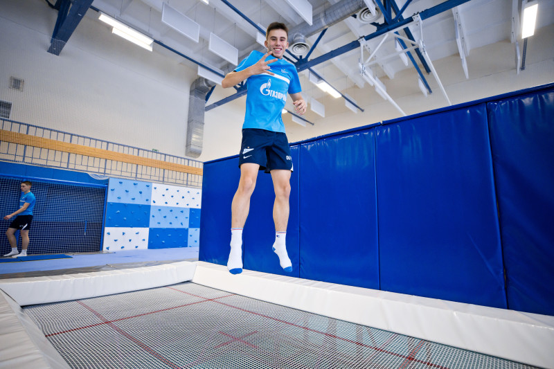 Команды «Газпром»-Академии возобновили тренировки