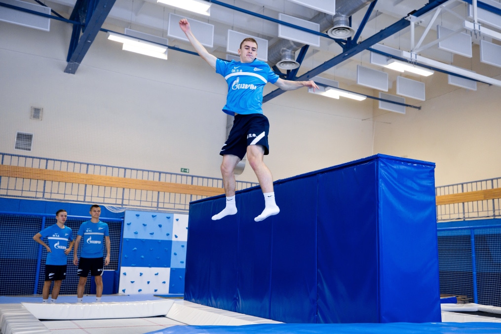 Команды «Газпром»-Академии возобновили тренировки