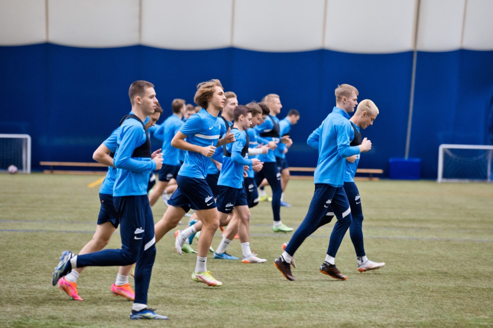 Команды «Газпром»-Академии возобновили тренировки