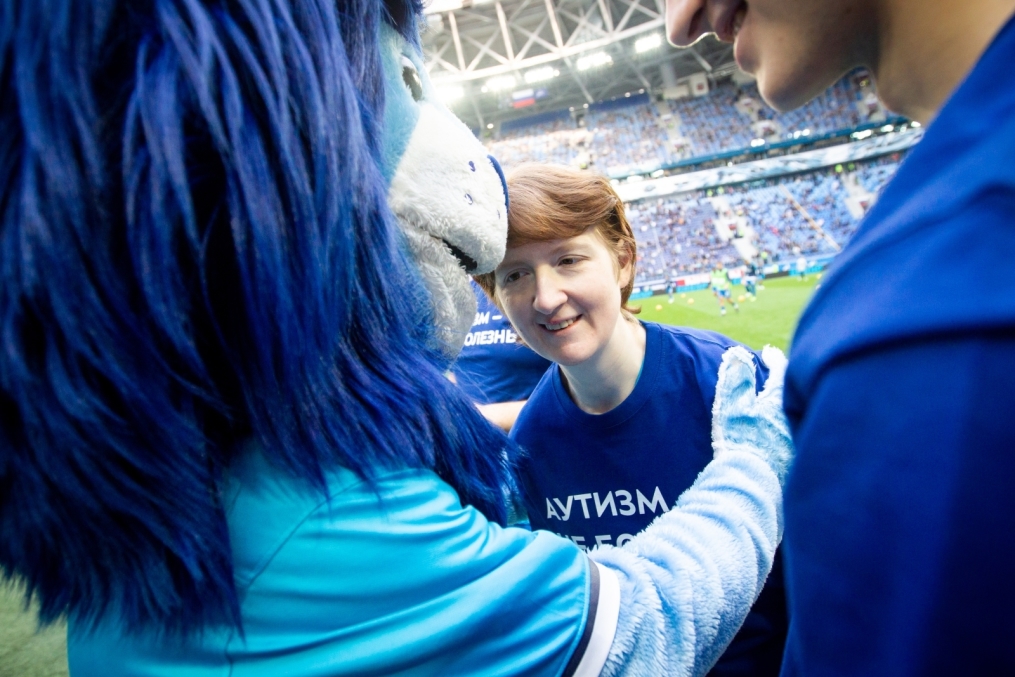 Акция «Аутизм — не болезнь» перед матчем «Зенит» — «Анжи»