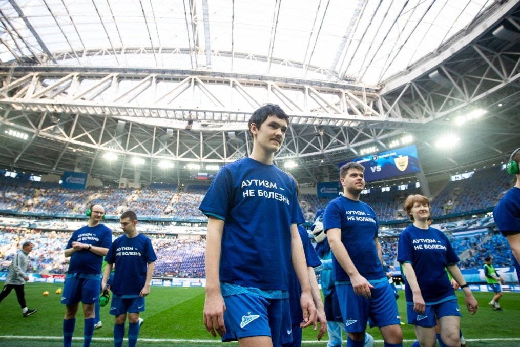 Акция «Аутизм — не болезнь» перед матчем «Зенит» — «Анжи»