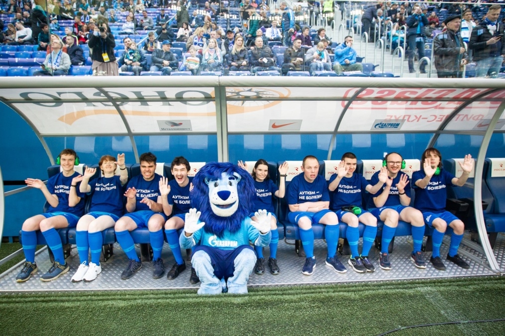 Акция «Аутизм — не болезнь» перед матчем «Зенит» — «Анжи»