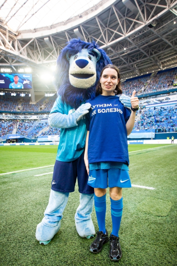 Акция «Аутизм — не болезнь» перед матчем «Зенит» — «Анжи»