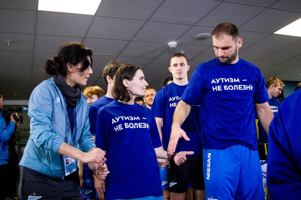 Акция «Аутизм — не болезнь» перед матчем «Зенит» — «Анжи»