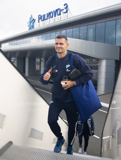 Команда «Зенит» в «Пулково» перед вылетом на матч со «Спартаком»