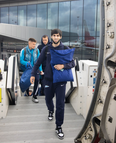 Команда «Зенит» в «Пулково» перед вылетом на матч со «Спартаком»