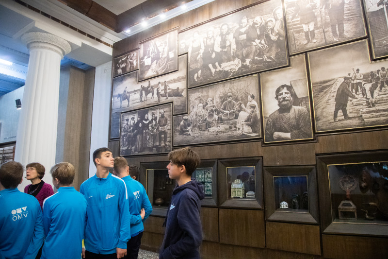 Команда «Газпром»-Академии 2007 г.р., на экскурсии в Этнографическом музее