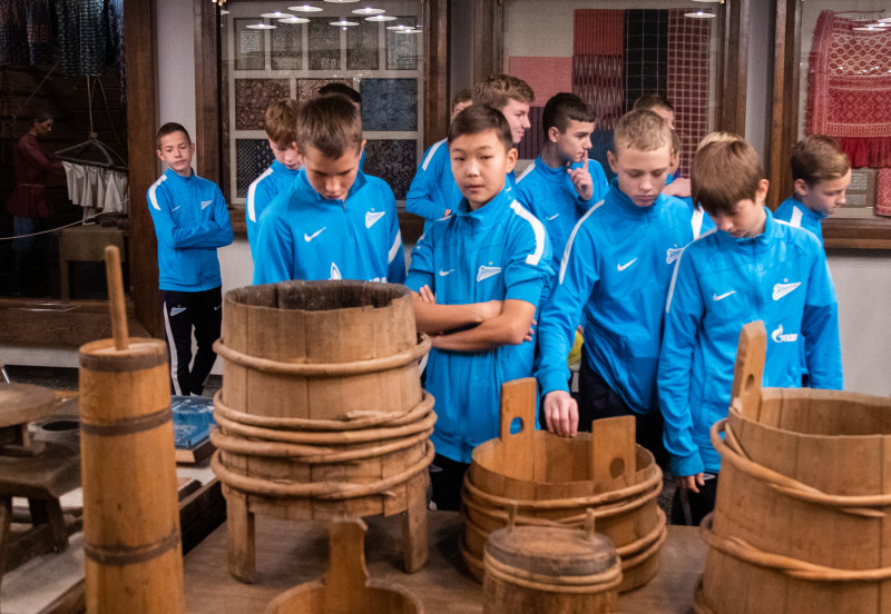 Команда «Газпром»-Академии 2007 г.р., на экскурсии в Этнографическом музее