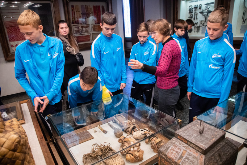 Команда «Газпром»-Академии 2007 г.р., на экскурсии в Этнографическом музее