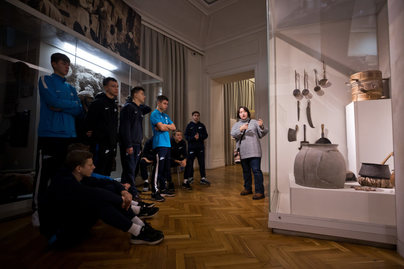 Команды Академии 2008 и 2009 г.р. на экскурсии в Этнографическом музее