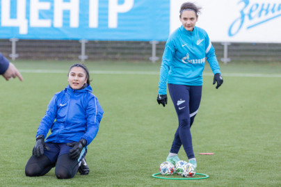 Совместная тренировка основного и молодежного составов женской команды «Зенит»