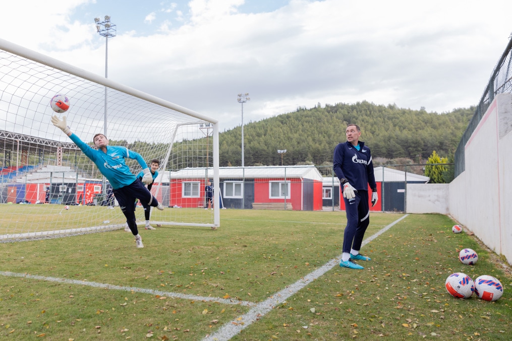 «Газпром» — тренировочные сборы «Зенита»-м в Турции: 19 ноября, утренняя тренировка