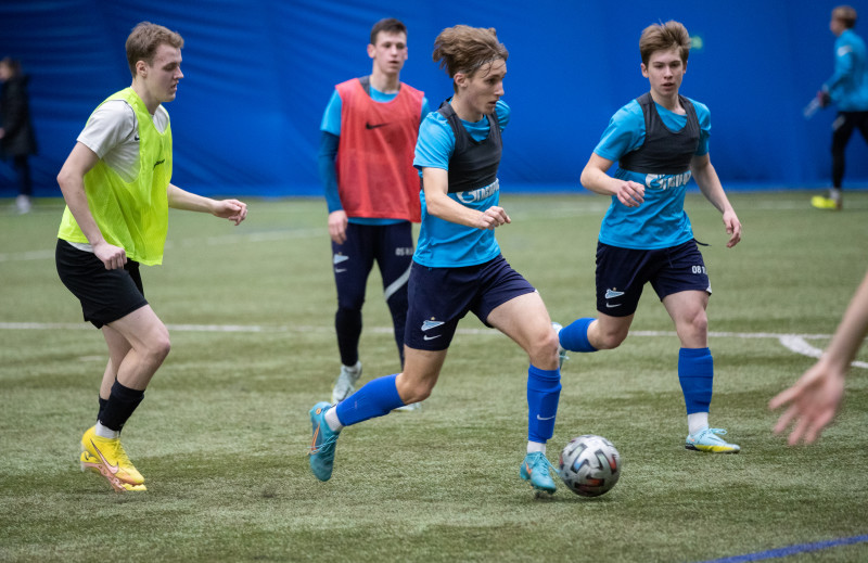 Тренировка команд ЮФЛ-1 и ЮФЛ-2 в «Газпром»-Академии