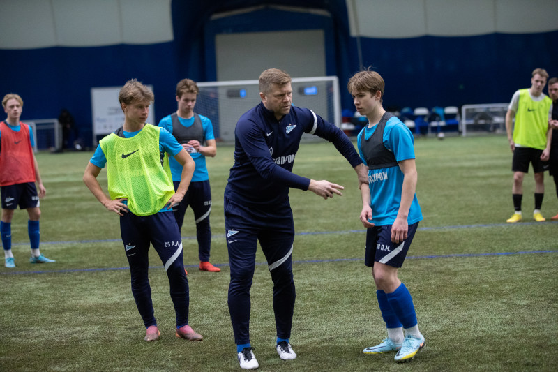 Тренировка команд ЮФЛ-1 и ЮФЛ-2 в «Газпром»-Академии