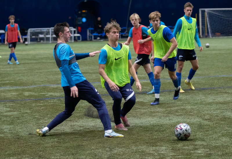 Тренировка команд ЮФЛ-1 и ЮФЛ-2 в «Газпром»-Академии