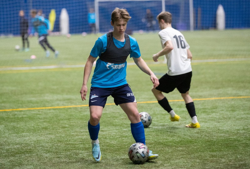 Тренировка команд ЮФЛ-1 и ЮФЛ-2 в «Газпром»-Академии