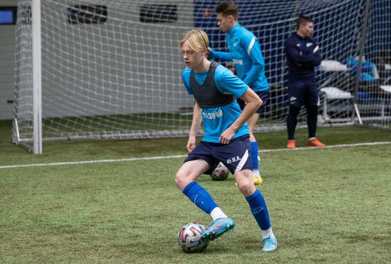 Тренировка команд ЮФЛ-1 и ЮФЛ-2 в «Газпром»-Академии