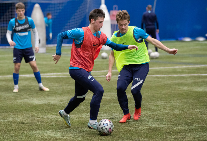 Тренировка команд ЮФЛ-1 и ЮФЛ-2 в «Газпром»-Академии