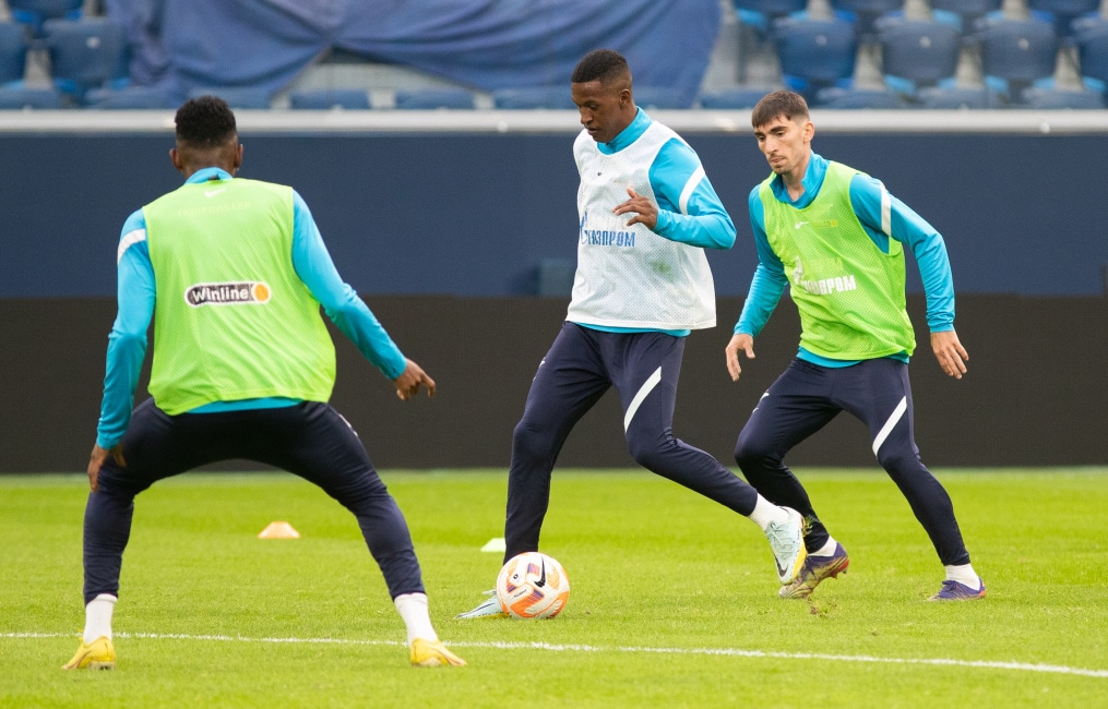 Первая тренировка Роберта Ренана в «Зените»