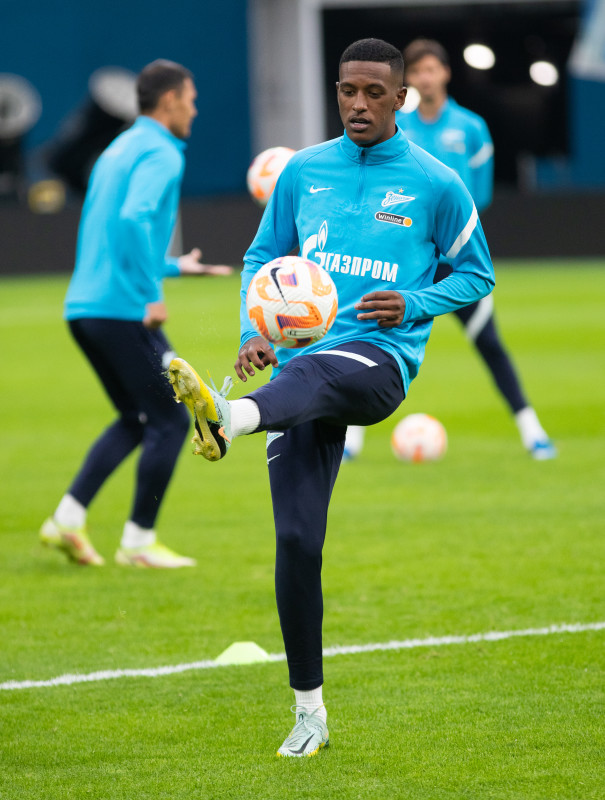 Первая тренировка Роберта Ренана в «Зените»
